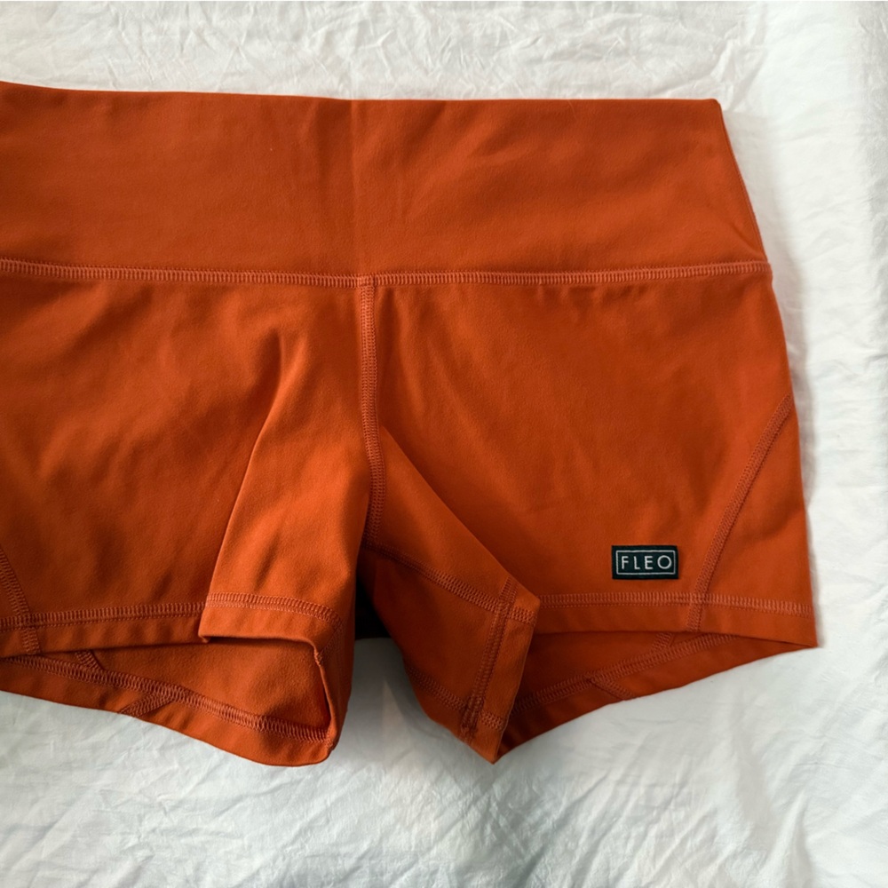 Fleo Rust Orange Athletic Wear large